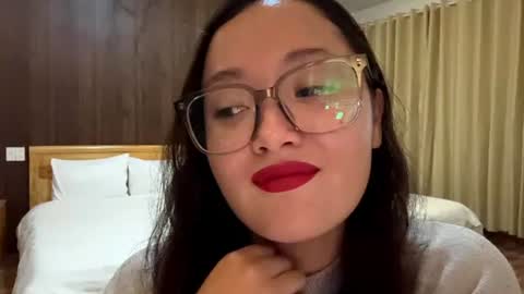Snapshot of coraliecacal chatting on 07-31-26, 12:26 Sara online show from 07-31-26, 12:26