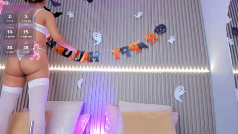 coralineross_ online show from 10-15-25, 11:10