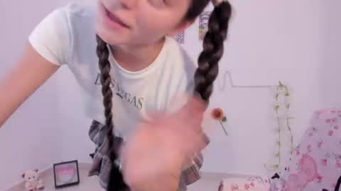 Coraline uwu     Bienvenidos al dulce mundo de Coraline    Hola amores soy Coraline  Una chica  tierna juguetona online show from 07-16-26, 10:16