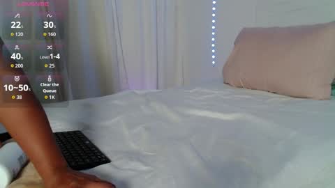 Coral Reyes online show from 12-05-25, 11:08