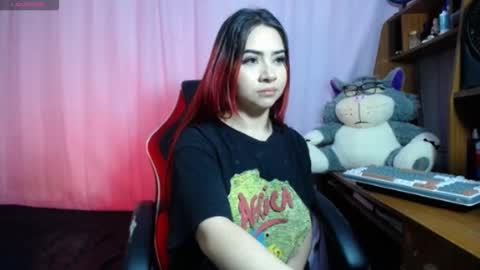 Snapshot of coralwells chatting on 10-15-25, 11:49 coralwells online show from 10-15-25, 11:49