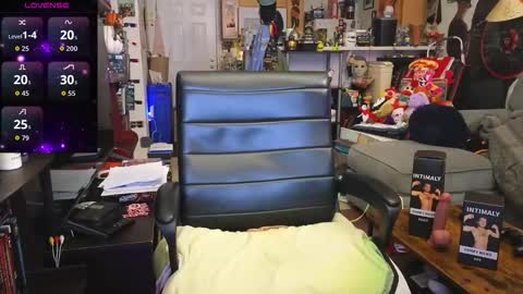 Snapshot of coreyniles96 chatting on 10-18-25, 01:52 CoreyNiles96 online show from 10-18-25, 01:52