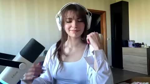 corrienavanjo online show from 07-17-26, 01:18