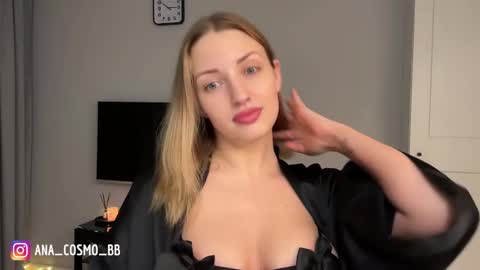 Snapshot of cosmo_bb chatting on 01-30-25, 07:15 Ana online show from 01-30-25, 07:15