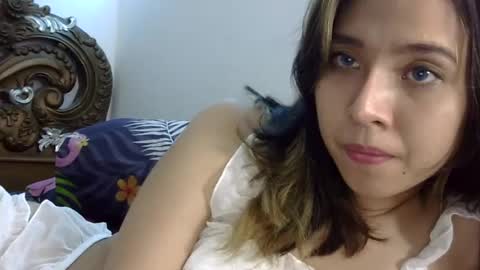 Snapshot of cottoncandygirl9898 chatting on 02-17-25, 07:31 Liz Gwyneth Charlota online show from 02-17-25, 07:31