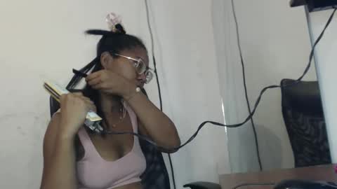 couple_hot0240129 online show from 02-13-26, 07:21