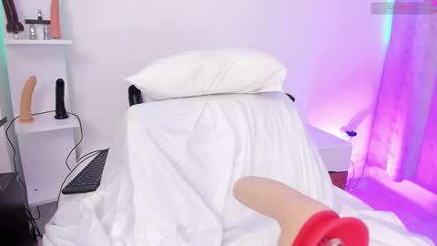 Snapshot of couple_naughty20 chatting on 02-25-25, 08:47 Maria online show from 02-25-25, 08:47
