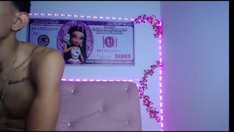 Snapshot of couple_no_limits22 chatting on 09-13-25, 03:39 couple_no_limits22 online show from 09-13-25, 03:39