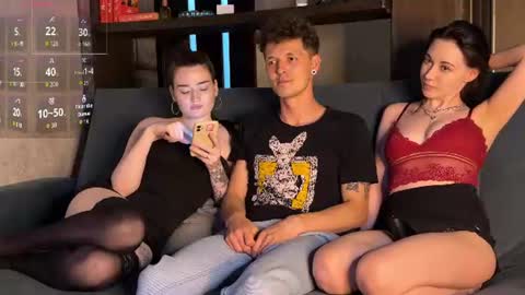 Snapshot of couple_of_fire_ chatting on 06-18-26, 04:00 Alex and Mia online show from 06-18-26, 04:00