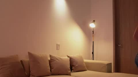 Kay online show from 04-01-26, 01:41