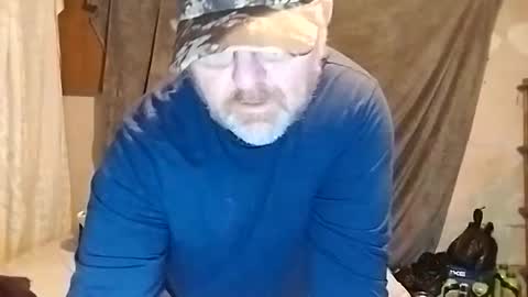 Snapshot of couple_pleaser1 chatting on 03-09-25, 04:11 Ieathairytacos online show from 03-09-25, 04:11