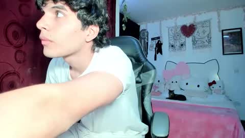 MIA LIZ AND SAM online show from 04-07-26, 01:50