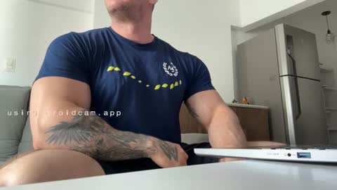 Snapshot of couplemuscle40 chatting on 09-30-25, 11:48 couplemuscle40 online show from 09-30-25, 11:48