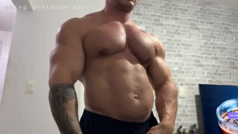 Snapshot of couplemuscle40 chatting on 06-15-26, 10:12 couplemuscle40 online show from 06-15-26, 10:12