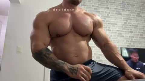 Snapshot of couplemuscle40 chatting on 06-19-26, 03:49 couplemuscle40 online show from 06-19-26, 03:49