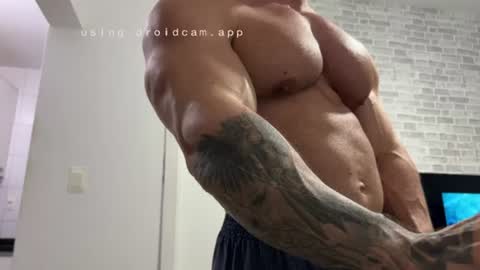 couplemuscle40 online show from 08-07-26, 12:23