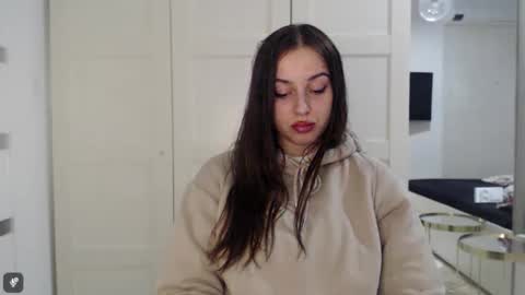 Courtney online show from 11-03-25, 03:13