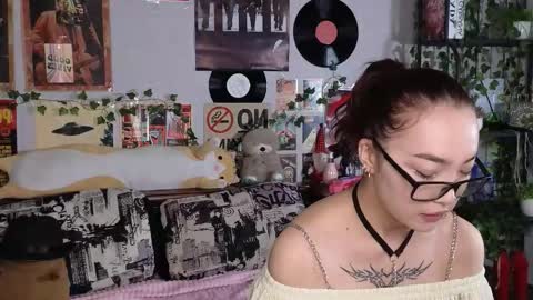 Yuna online show from 11-13-25, 08:19