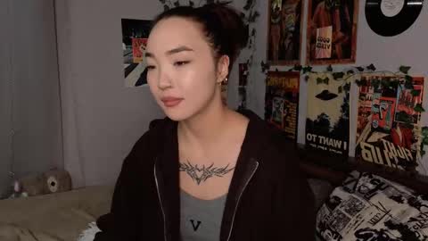 Yuna online show from 11-29-25, 08:23