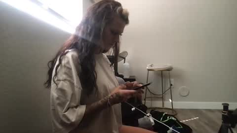 Snapshot of cowgirlcaitlin chatting on 09-18-25, 09:39 Bayleecaitlin online show from 09-18-25, 09:39