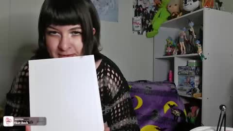 Snapshot of cowjuggie chatting on 10-26-25, 12:05 Katxce online show from 10-26-25, 12:05