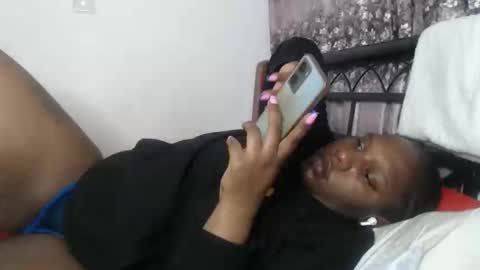 Erykah online show from 10-05-25, 11:35