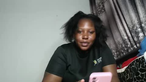 Snapshot of cozy_dion chatting on 04-04-26, 06:05 Erykah online show from 04-04-26, 06:05