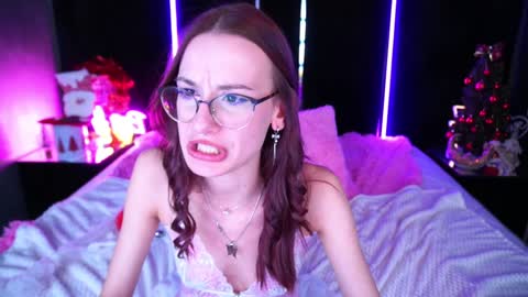 Snapshot of cozymell chatting on 01-01-25, 03:23 cozymell online show from 01-01-25, 03:23
