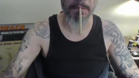 Snapshot of cpl_inlove chatting on 12-23-24, 08:47 cpl_inlove online show from 12-23-24, 08:47