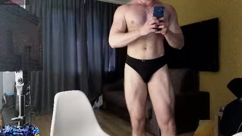 Snapshot of cravelorenzo chatting on 06-14-26, 07:43 CraveLorenzo online show from 06-14-26, 07:43
