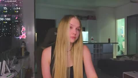 Snapshot of cravelucy chatting on 07-25-26, 04:04 lucy online show from 07-25-26, 04:04
