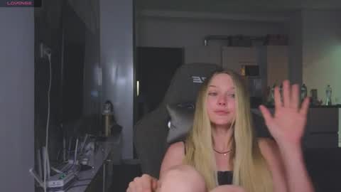 Snapshot of cravelucy chatting on 07-29-26, 04:27 lucy online show from 07-29-26, 04:27