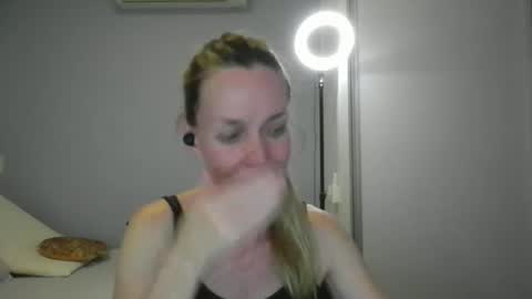 Anny online show from 12-14-25, 12:49