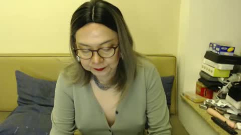 Snapshot of crazychika chatting on 12-05-24, 04:23 Kelly   online show from 12-05-24, 04:23