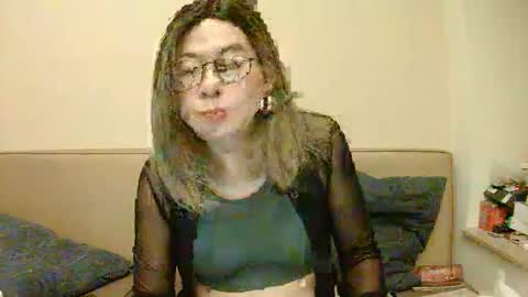 Snapshot of crazychika chatting on 10-19-25, 03:34 Kelly   online show from 10-19-25, 03:34