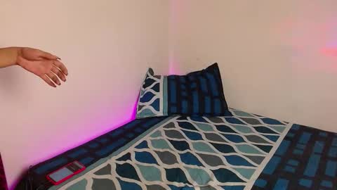 Mely online show from 02-11-26, 05:45