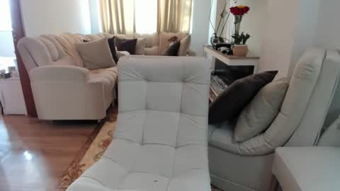 LAURA online show from 01-19-26, 03:49