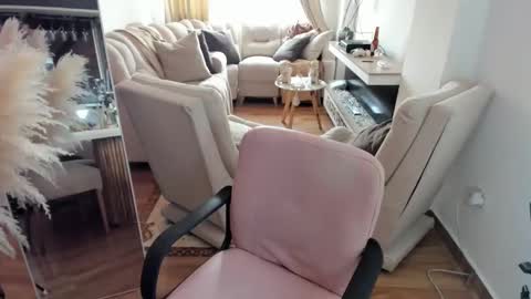 LAURA online show from 03-14-26, 05:18