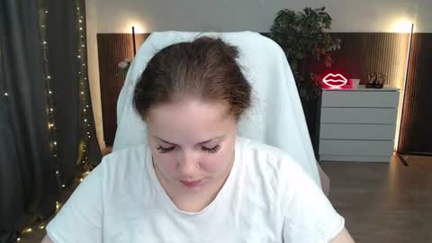 Snapshot of crazyy_girl_ chatting on 06-26-26, 03:00 Crazyy Girl online show from 06-26-26, 03:00