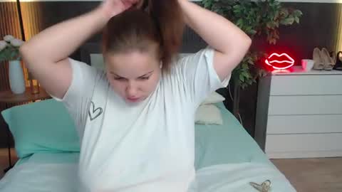 Snapshot of crazyy_girl_ chatting on 07-28-26, 03:35 Crazyy Girl online show from 07-28-26, 03:35