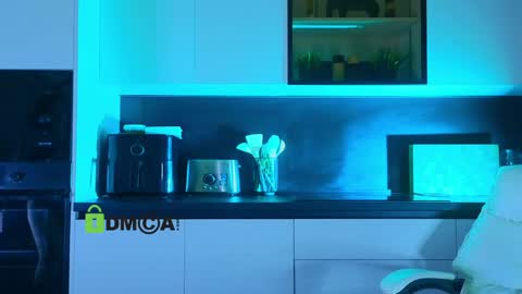Snapshot of crazzy_cherry chatting on 05-19-26, 12:33 crazzy cherry online show from 05-19-26, 12:33