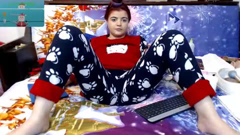 Snapshot of crazzy_pussy chatting on 12-30-24, 09:50 Ana  online show from 12-30-24, 09:50