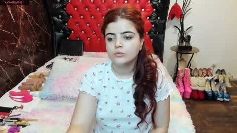 Snapshot of crazzy_pussy chatting on 02-02-25, 10:49 Ana  online show from 02-02-25, 10:49