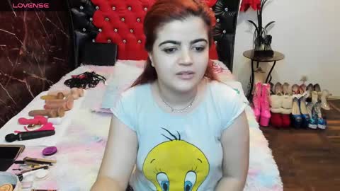 Snapshot of crazzy_pussy chatting on 02-06-25, 01:27 Ana  online show from 02-06-25, 01:27