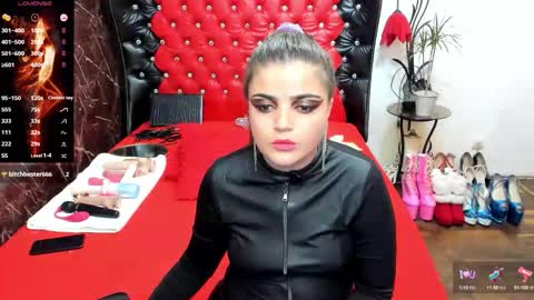 Snapshot of crazzy_pussy chatting on 10-07-25, 01:30 Ana  online show from 10-07-25, 01:30
