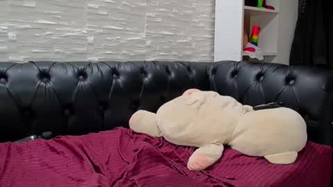 CreampiEnacia online show from 12-21-25, 03:41