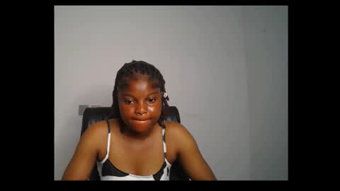 Snapshot of creamy_juicypussy chatting on 02-13-25, 08:06 Lady jasmine online show from 02-13-25, 08:06