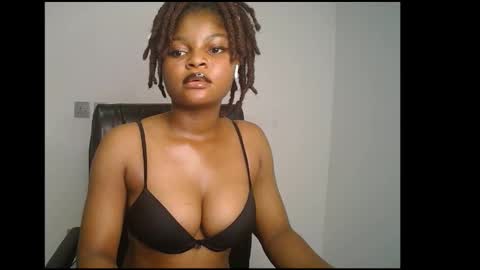 Snapshot of creamy_juicypussy chatting on 03-04-25, 11:29 Lady jasmine online show from 03-04-25, 11:29