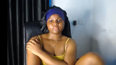 Snapshot of creamy_juicypussy chatting on 09-13-25, 07:19 Lady jasmine online show from 09-13-25, 07:19