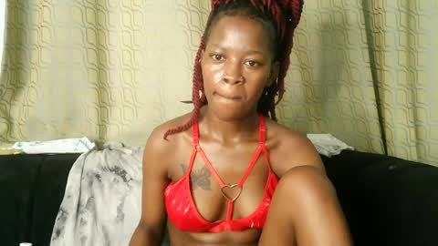 Snapshot of creamy_moonx chatting on 07-20-26, 02:41 creamy_moonx online show from 07-20-26, 02:41